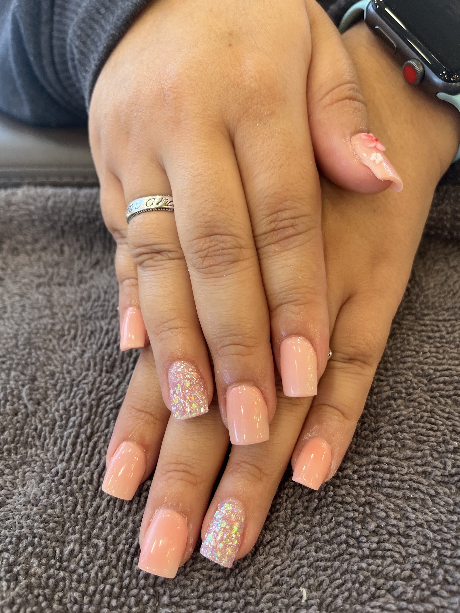 The Nail Lounge nail photo 6